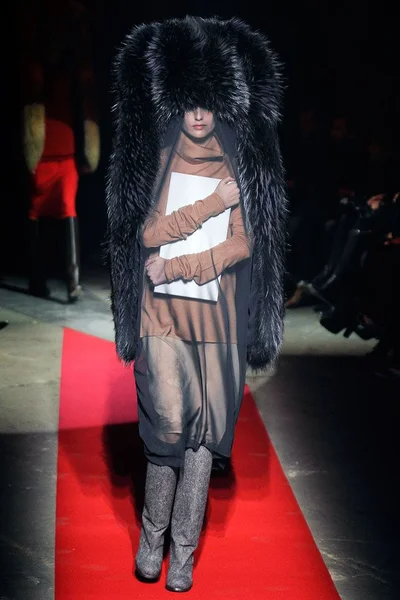 Look 38